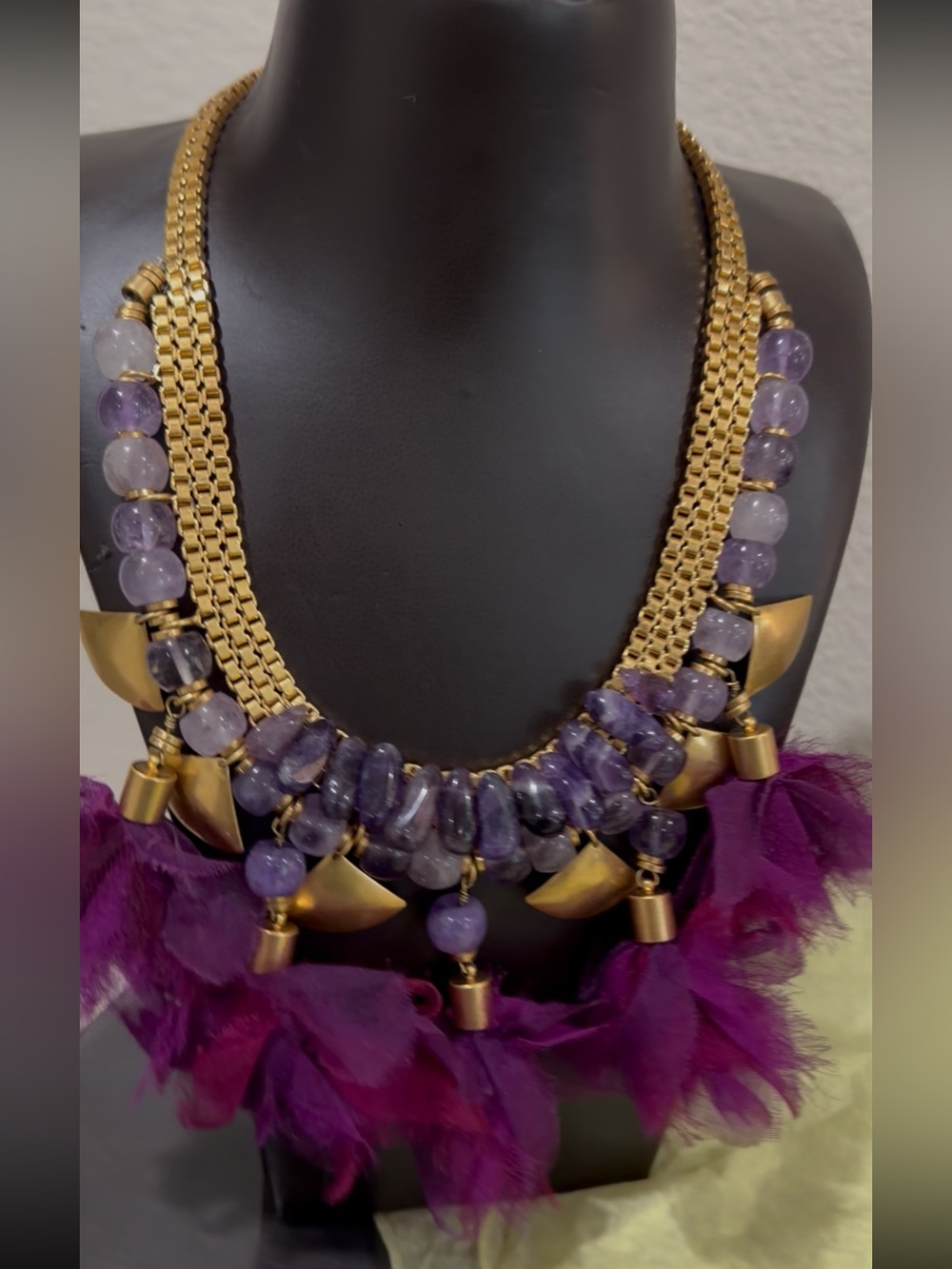 Frou frou necklace
